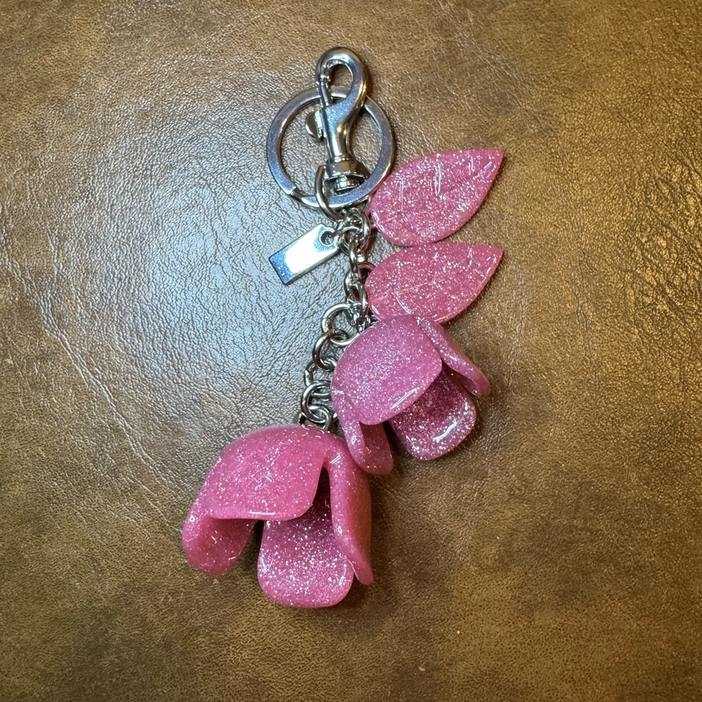 NWT Pink Glitter Rose Resin Bag Charm 🌹 🥀